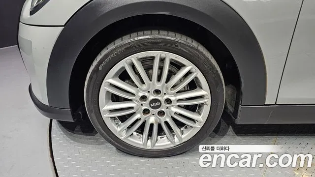 Mini Cooper Cooper 5 дверей Classic Plus — Фото автомобиля 5