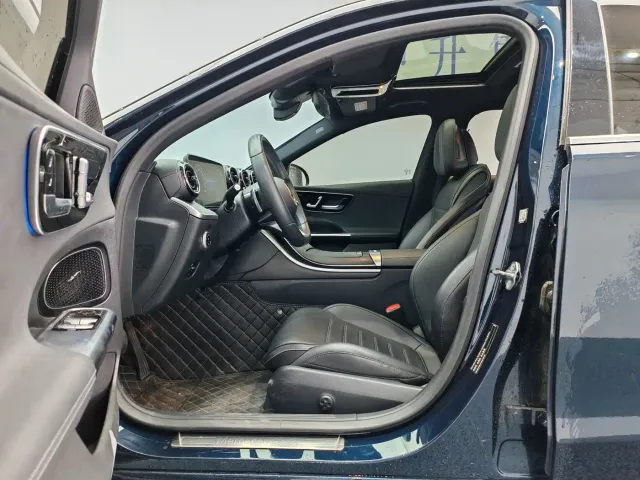 Mercedes-Benz C-Class — Фото автомобиля 11