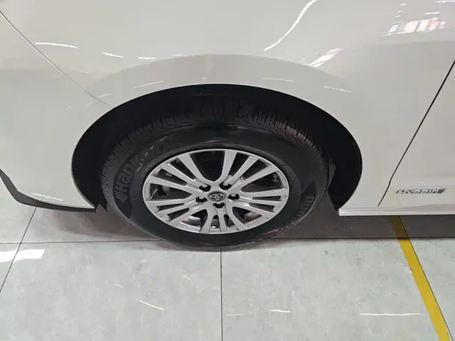 Toyota Sienna — Фото автомобиля 22