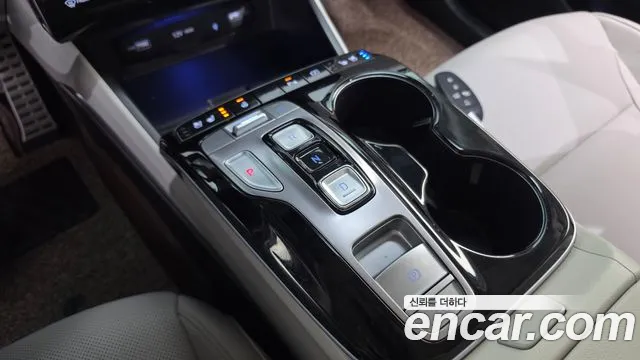 Hyundai Tucson Tucson (NX4) Бензин 1.6 турбо 2WD — Фото автомобиля 8