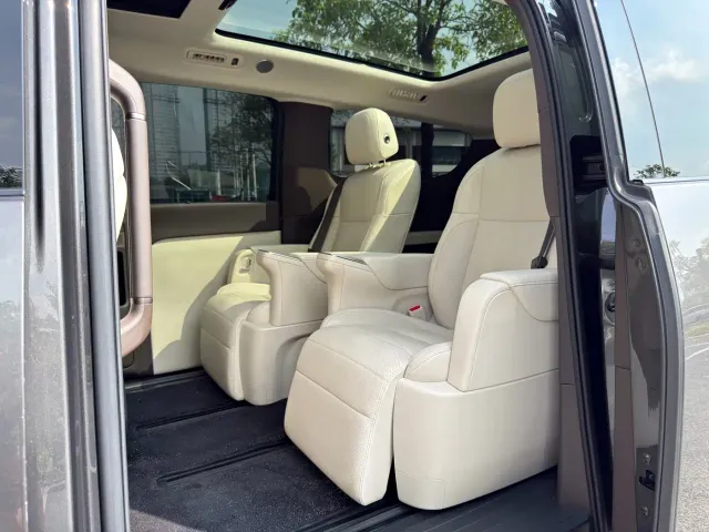 Li Auto MEGA — Фото автомобиля 19