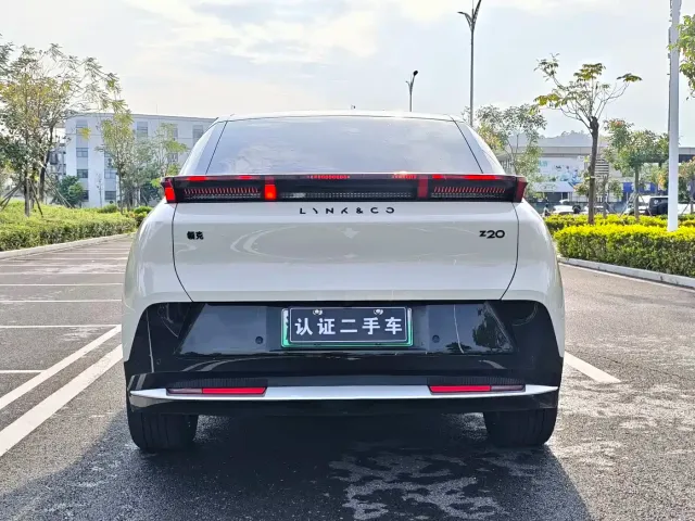 Lynk & Co Z20 — Фото автомобиля 5