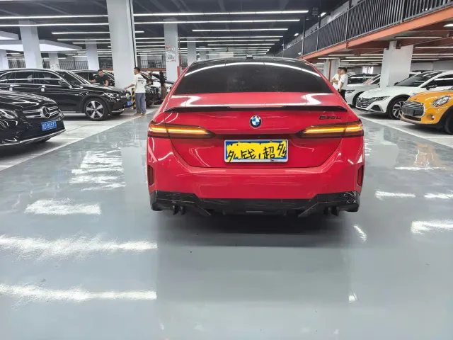 BMW 5 Series — Фото автомобиля 14
