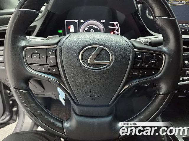 Lexus ES — Фото автомобиля 12