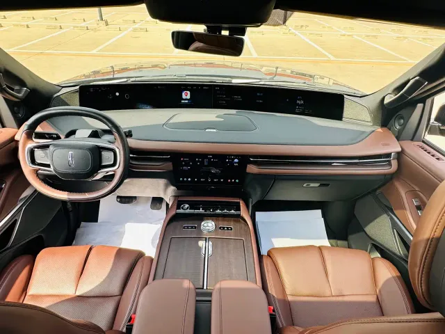 Lincoln Navigator — Фото автомобиля 27