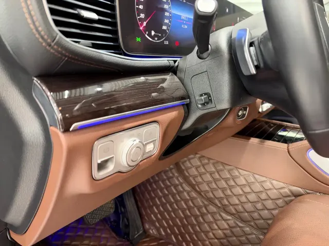 Mercedes-Benz GLE-Class — Фото автомобиля 8