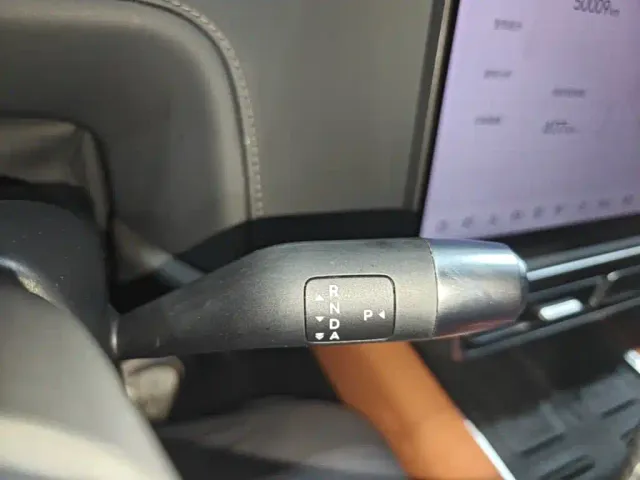 Li Auto L8 — Фото автомобиля 18