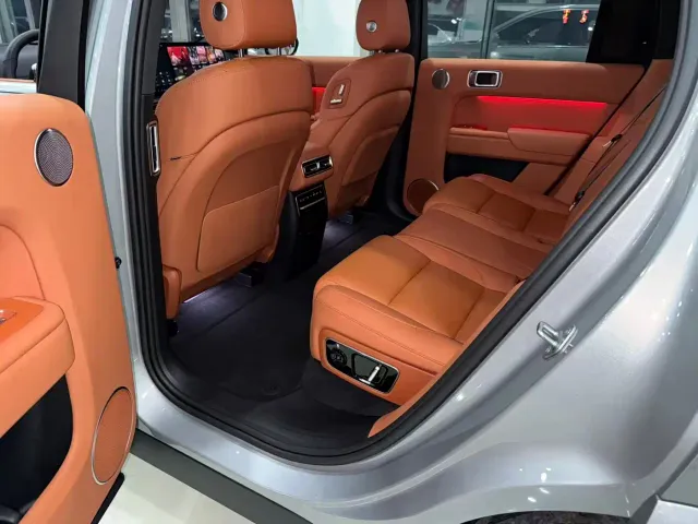 Li Auto L7 — Фото автомобиля 9
