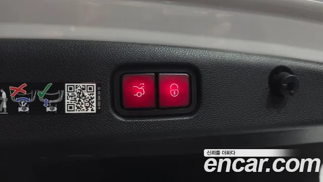 Mercedes-Benz E-Class — Фото автомобиля 19