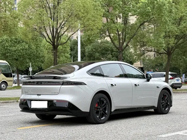 Dongfeng eπ 007 — Фото автомобиля 4