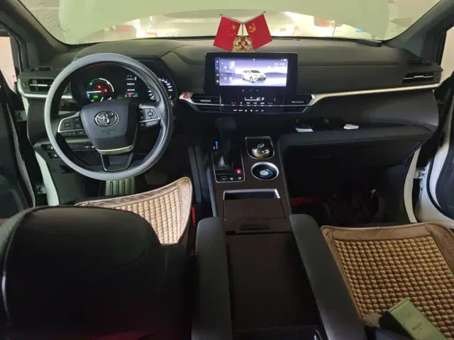 Toyota Granvia — Фото автомобиля 12