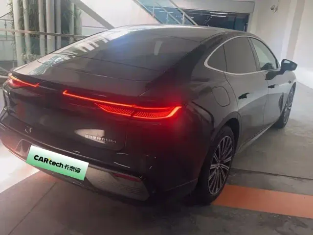 Geely Galaxy Xingyao 8 — Фото автомобиля 9