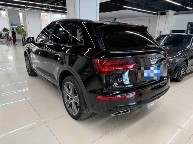 Audi Q5L — Фото автомобиля 9