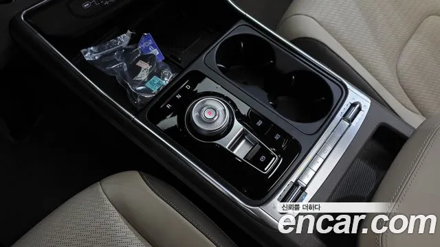 Kia Carnival Generation 4 — Фото автомобиля 12