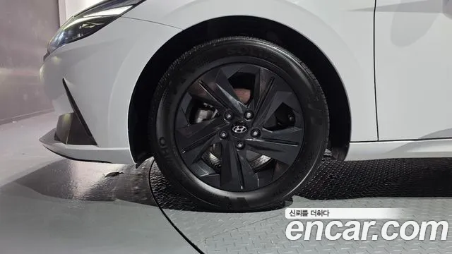 Hyundai Avante CN7 — Фото автомобиля 5