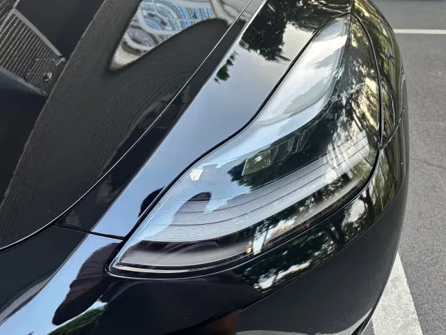 Tesla Model Y — Фото автомобиля 4