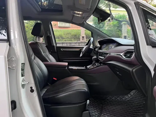 GAC Trumpchi M6 — Фото автомобиля 12