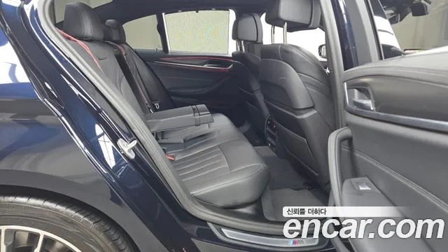 BMW 5 Series G30 — Фото автомобиля 17