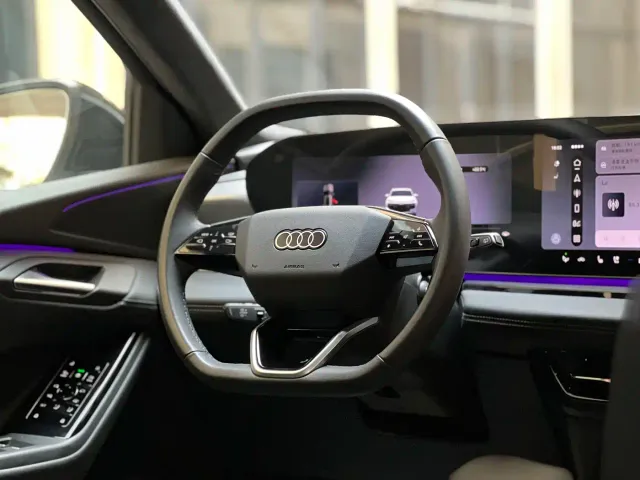 Audi Q6L e-tron — Фото автомобиля 8