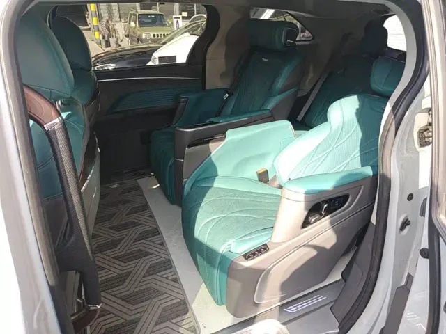 Toyota Sienna — Фото автомобиля 16
