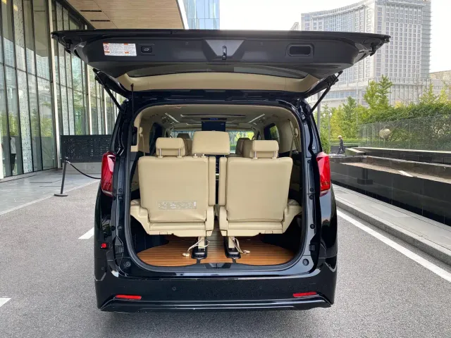Toyota Alphard — Фото автомобиля 27