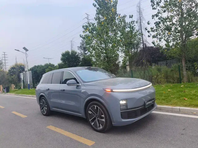 Li Auto L8 — Фото автомобиля 3