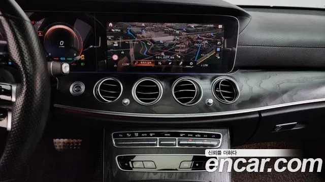 Mercedes-Benz E-Class — Фото автомобиля 13