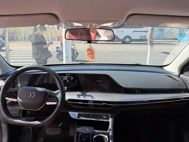Changan Eado — Фото автомобиля 7