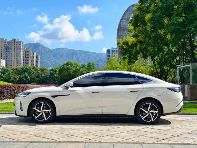 BYD Seal 07 DM-i — Фото автомобиля 3