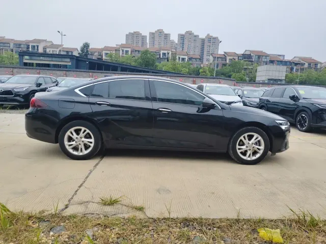 Buick Regal — Фото автомобиля 7