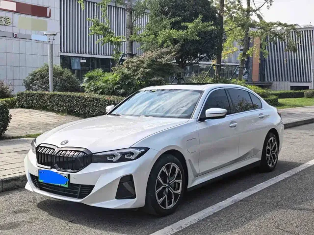 Фотография автомобиля — BMW i3