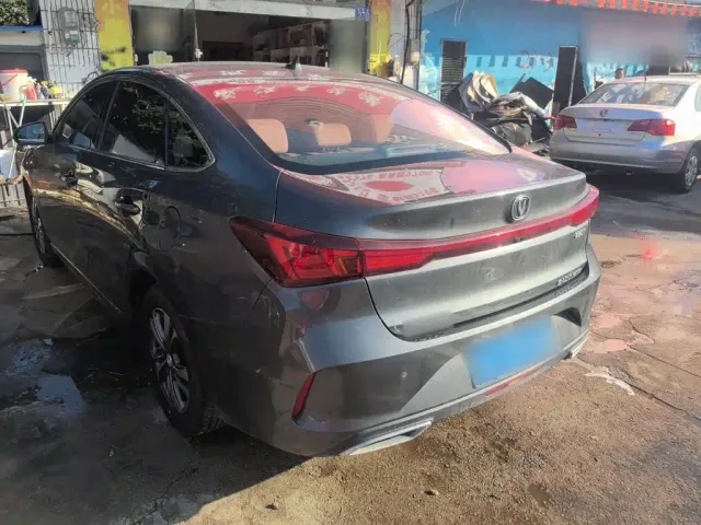 Changan Eado — Фото автомобиля 11