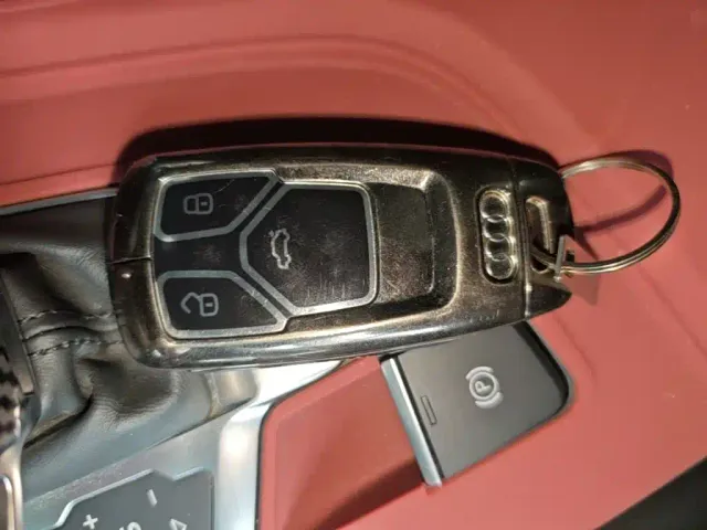 Audi A4L — Фото автомобиля 16