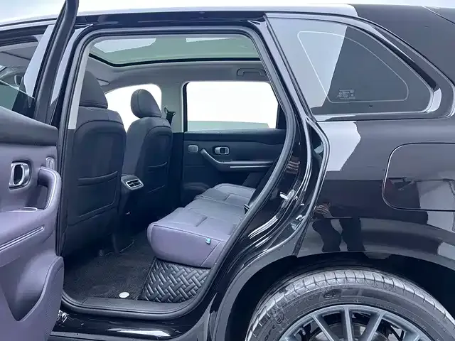 Leapmotor C10 — Фото автомобиля 14