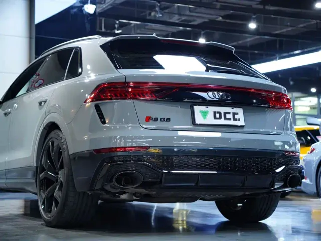 Audi RS Q8 — Фото автомобиля 25