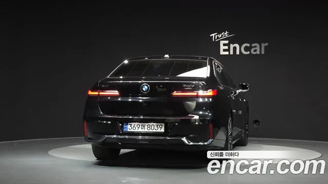 BMW 7 Series G70 — Фото автомобиля 4