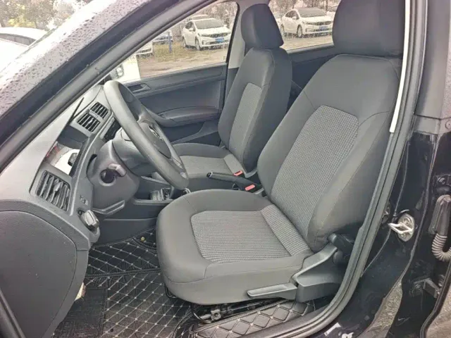Volkswagen Santana — Фото автомобиля 14