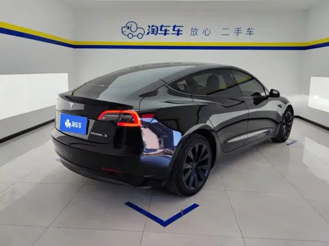 Tesla Model 3 — Фото автомобиля 3