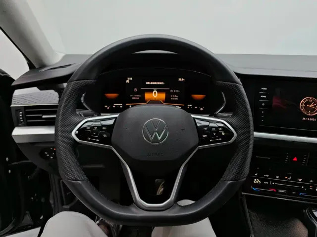 Volkswagen Passat — Фото автомобиля 19