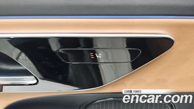 Mercedes-Benz E-Class — Фото автомобиля 25