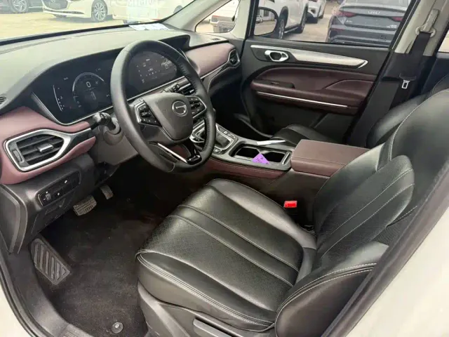 GAC Trumpchi M6 — Фото автомобиля 4