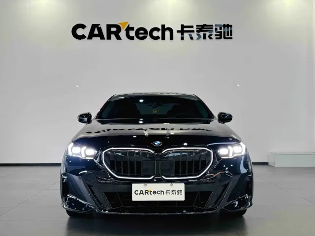 BMW 5 Series — Фото автомобиля 2
