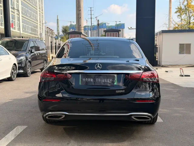 Mercedes-Benz E-Class — Фото автомобиля 9