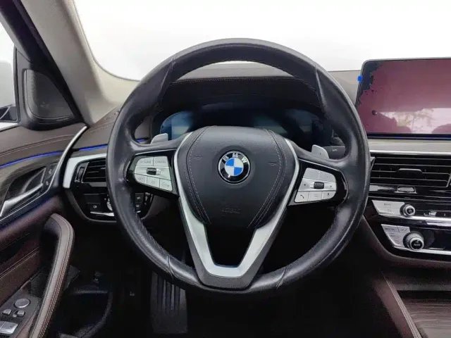 BMW 5 Series — Фото автомобиля 11