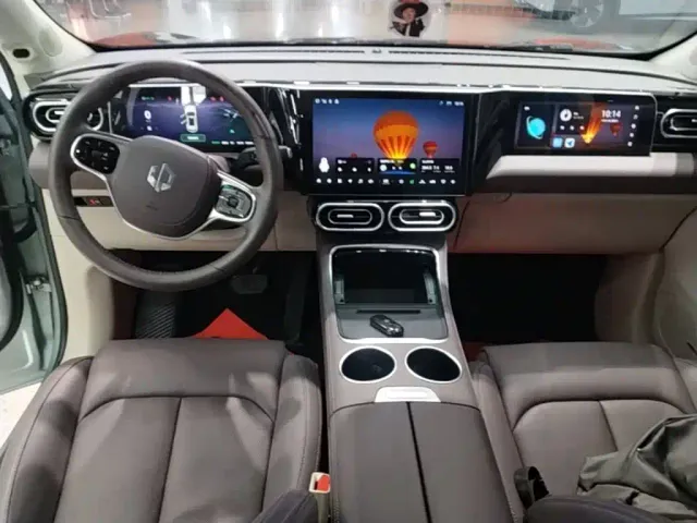 Leapmotor C11 — Фото автомобиля 9