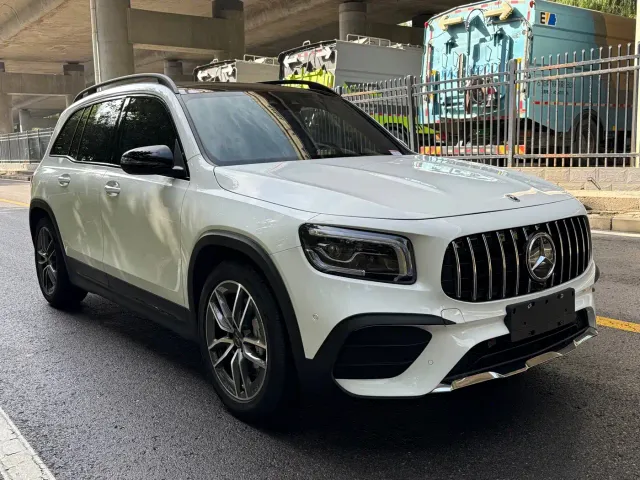 Mercedes-Benz GLB AMG — Фото автомобиля 3