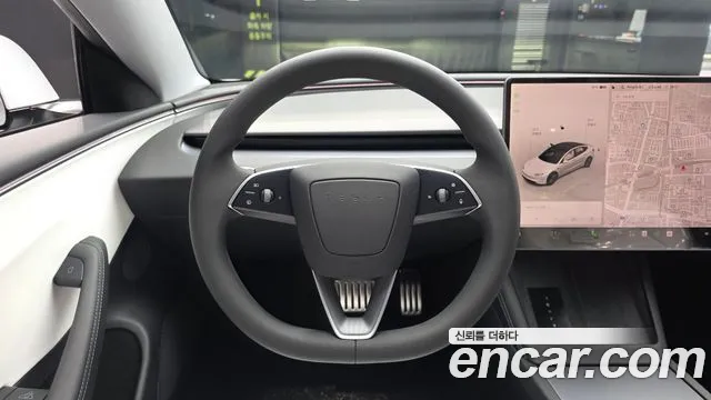 Tesla Model 3 — Фото автомобиля 12