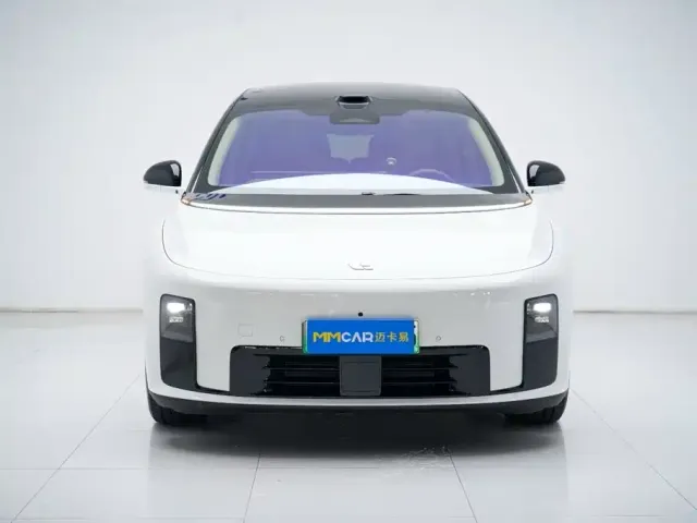 Фотография автомобиля — Li Auto i8