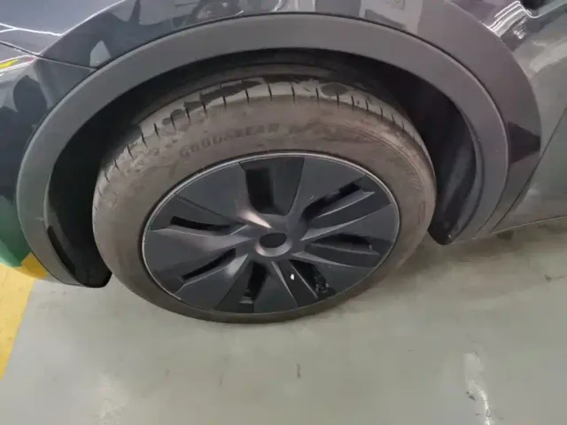 Tesla Model Y — Фото автомобиля 22