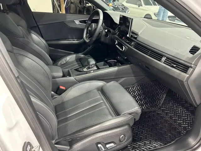 Audi A4L — Фото автомобиля 9